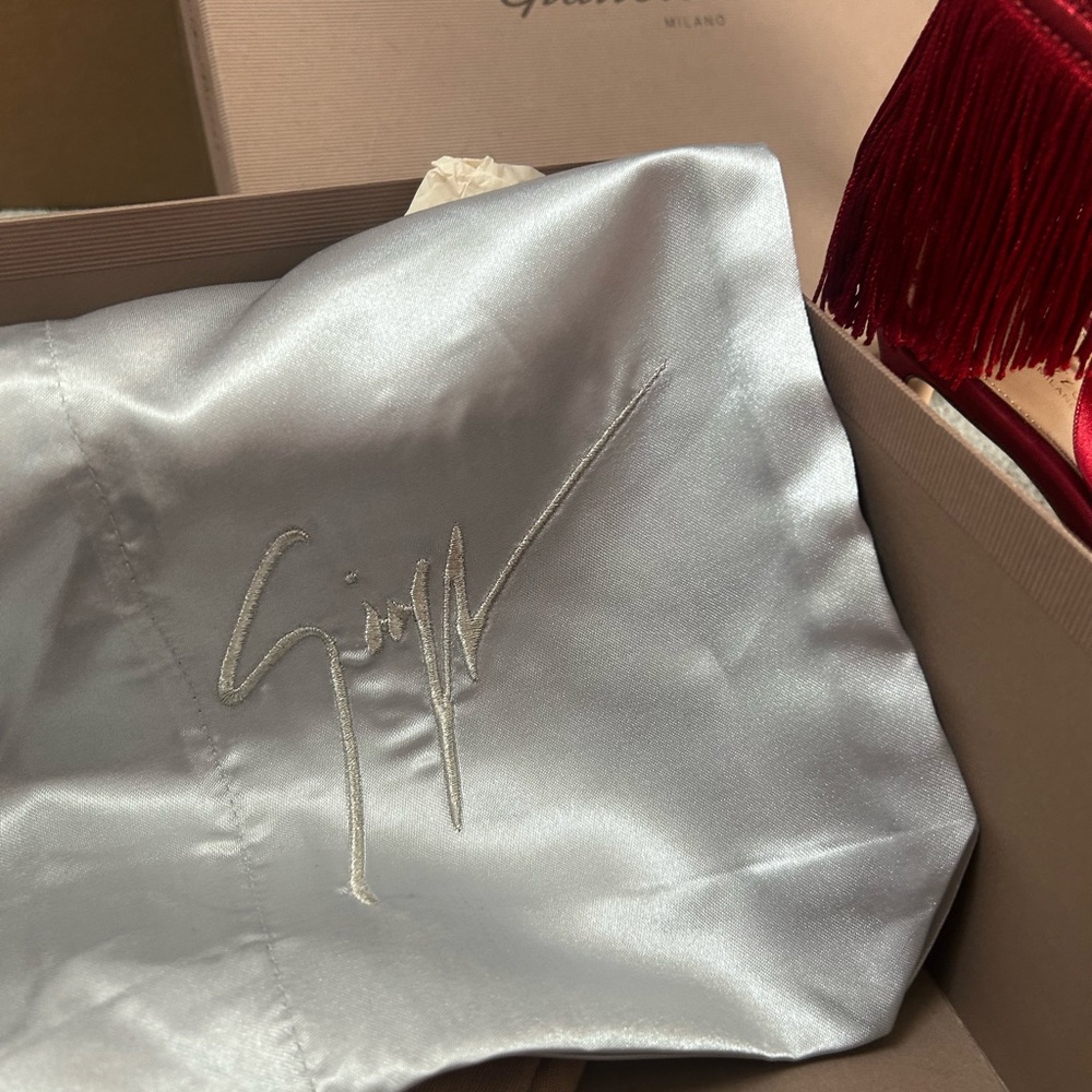 Giuseppe Zanotti Red Fringe Heels size 40 - Picture 5 of 5